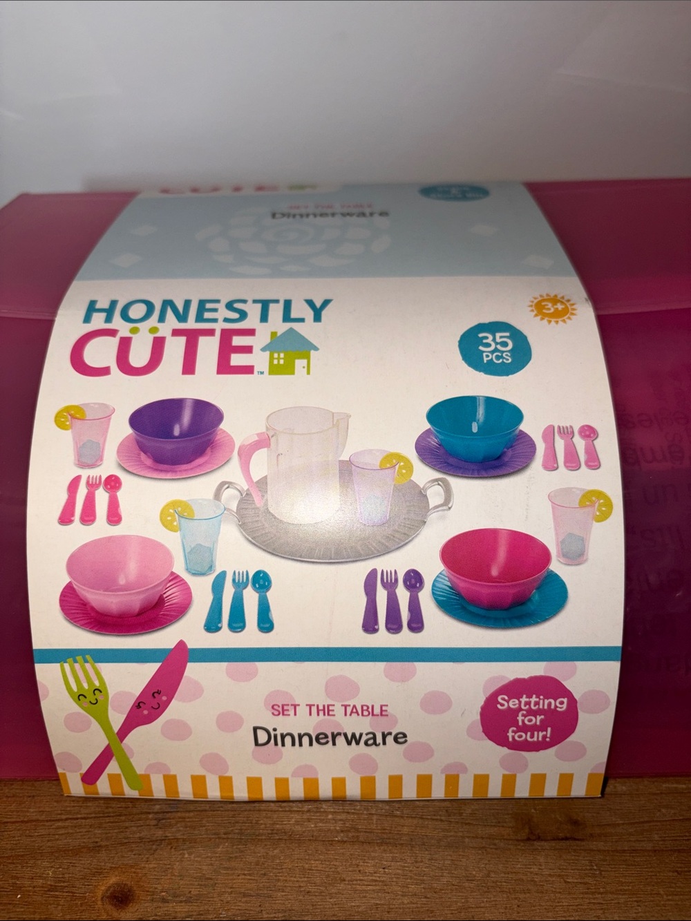 New Honestly Cute 35 Piece Dinnerware Set Setting for 4